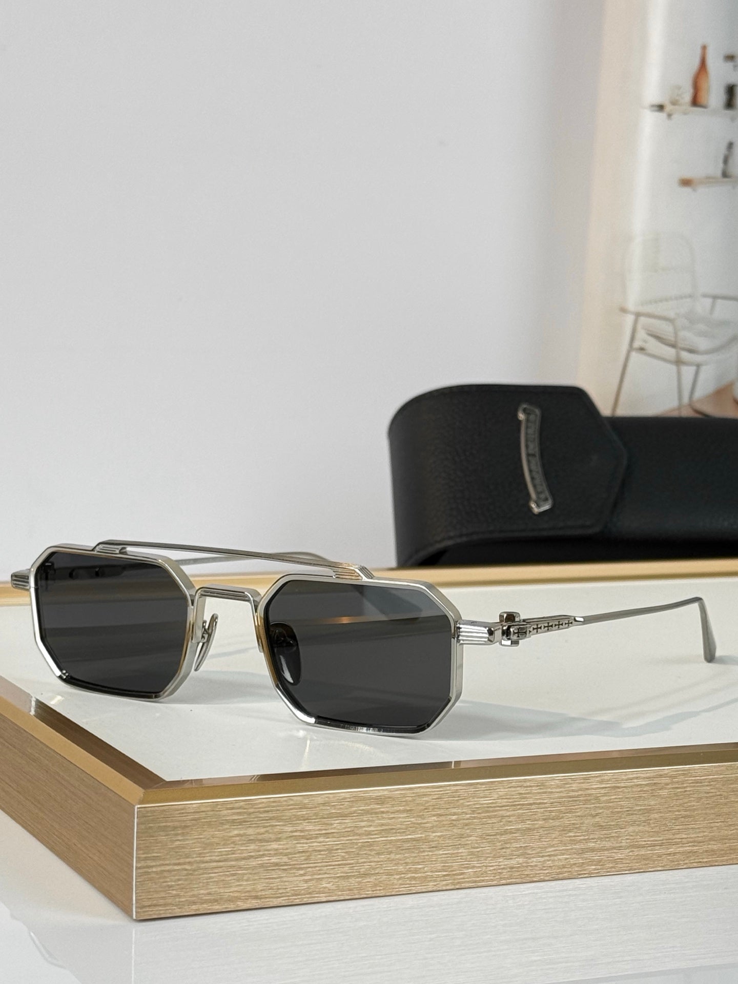 Geometric Metal Frame Sunglasses