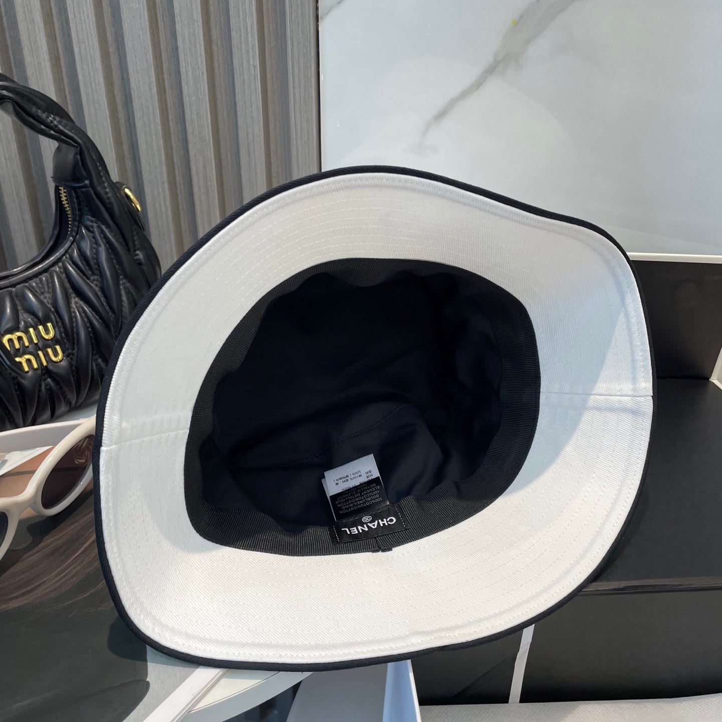 Unisex Contrast Trim Embroidered Bucket Hat