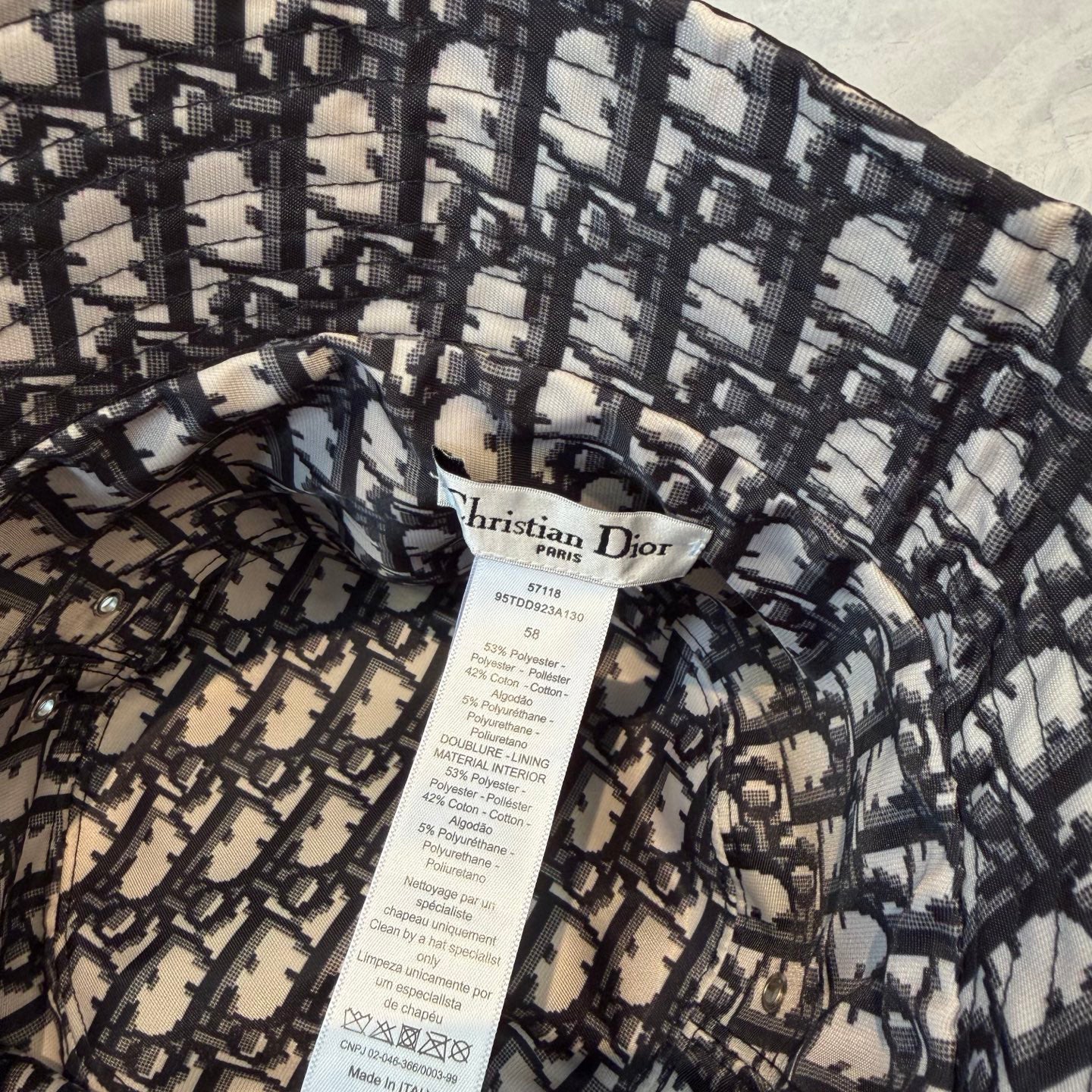Reversible Black Bucket Hat with Printed Lining