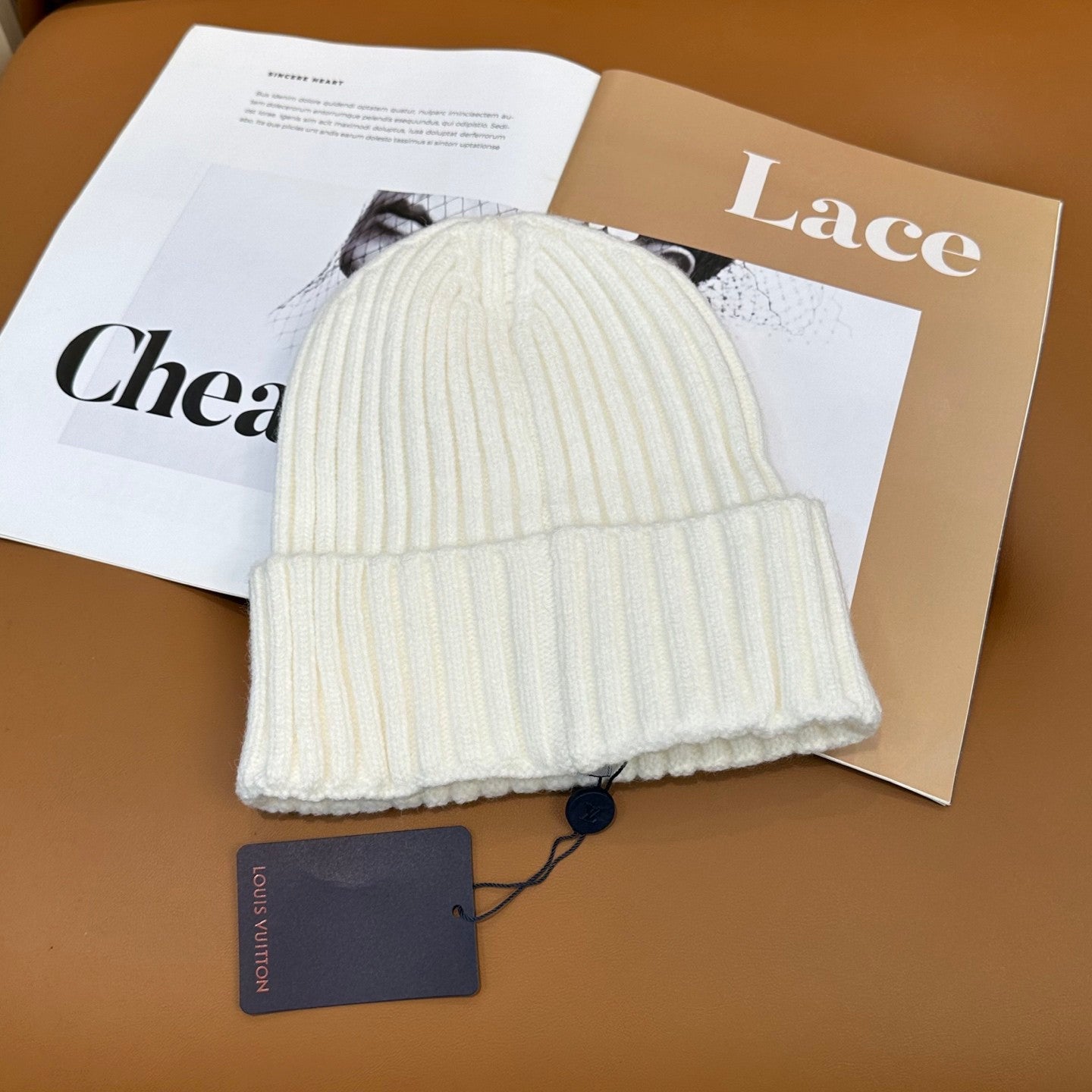 l/v Knit Beanie in White