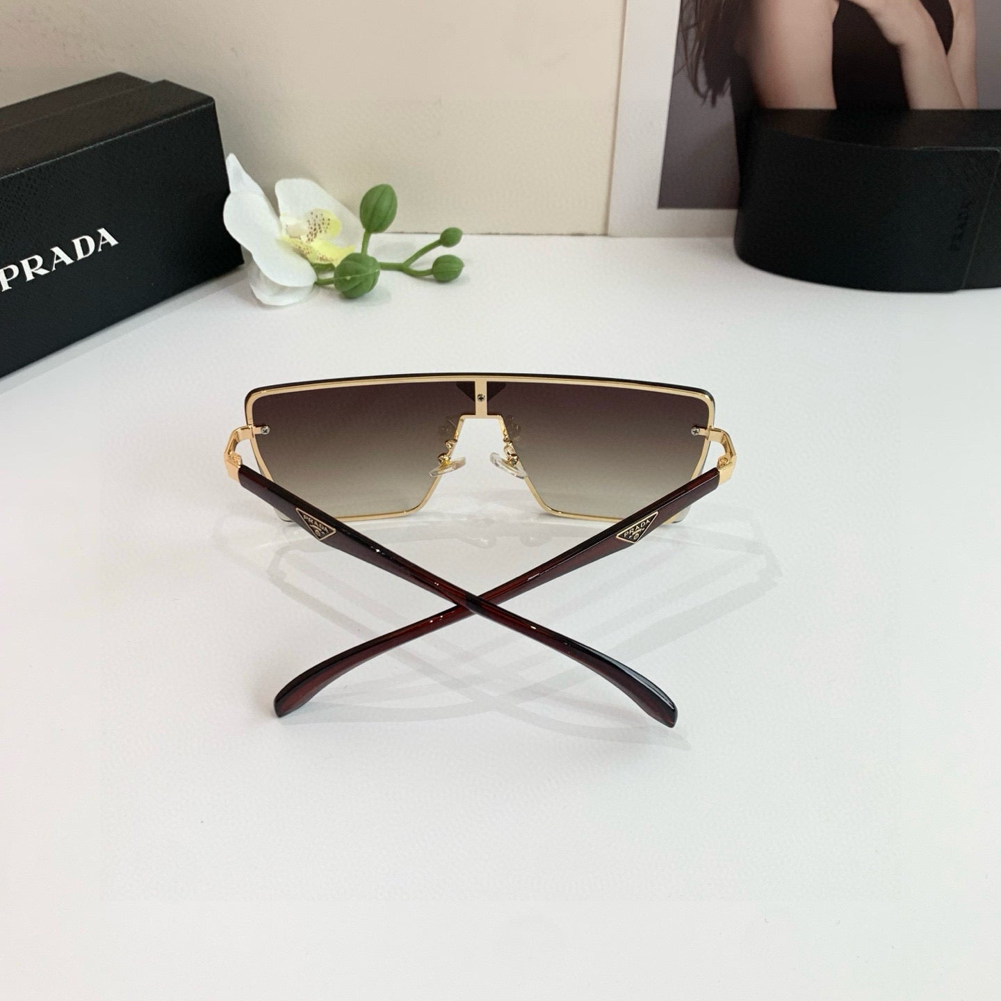 Gradient Shield Sunglasses – Brown & Gold Edition