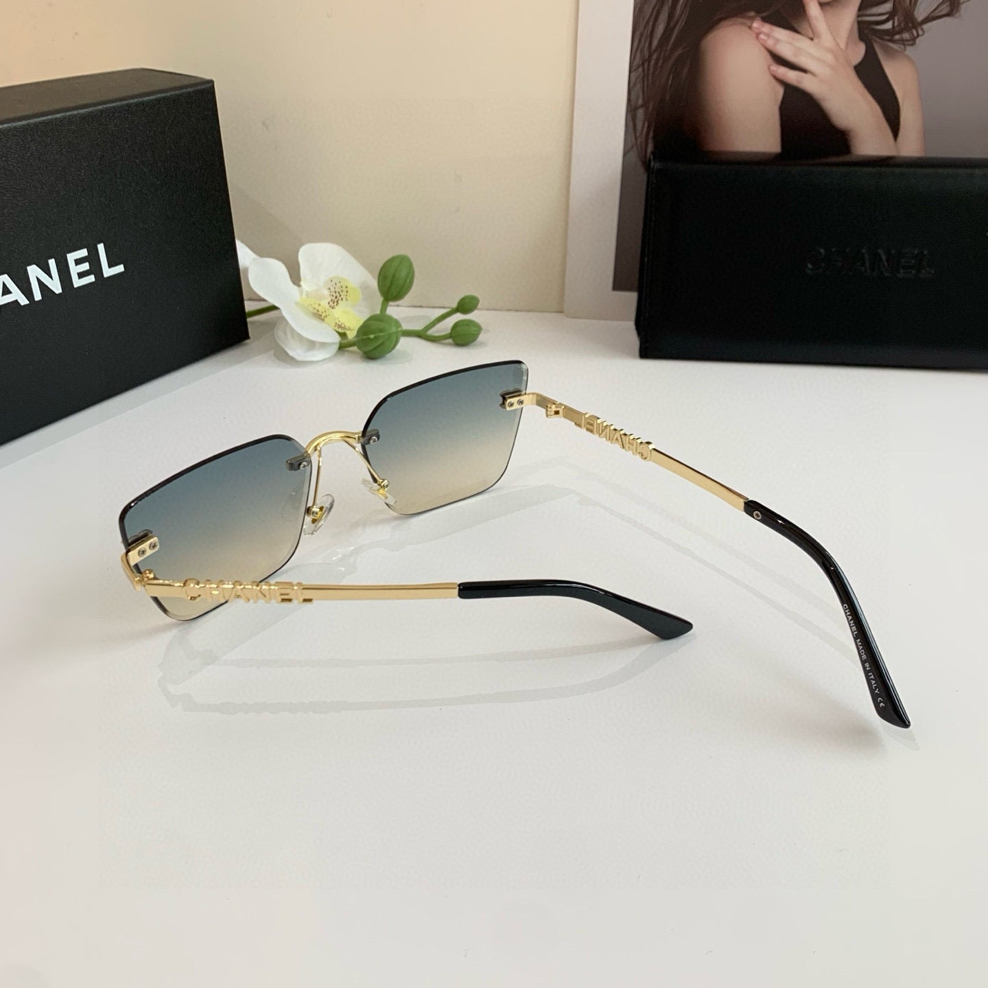 Gradient Square Rimless Sunglasses