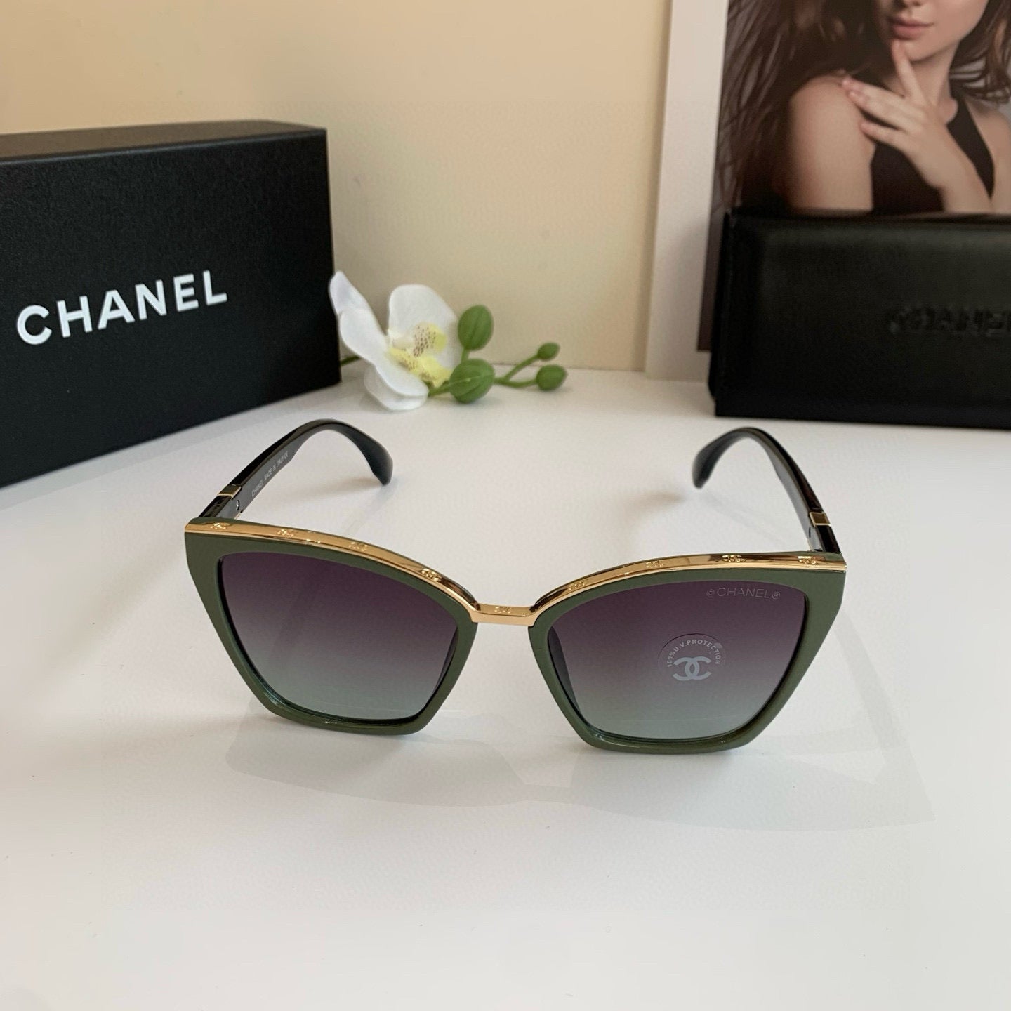 CC Square Sunglasses with Olive