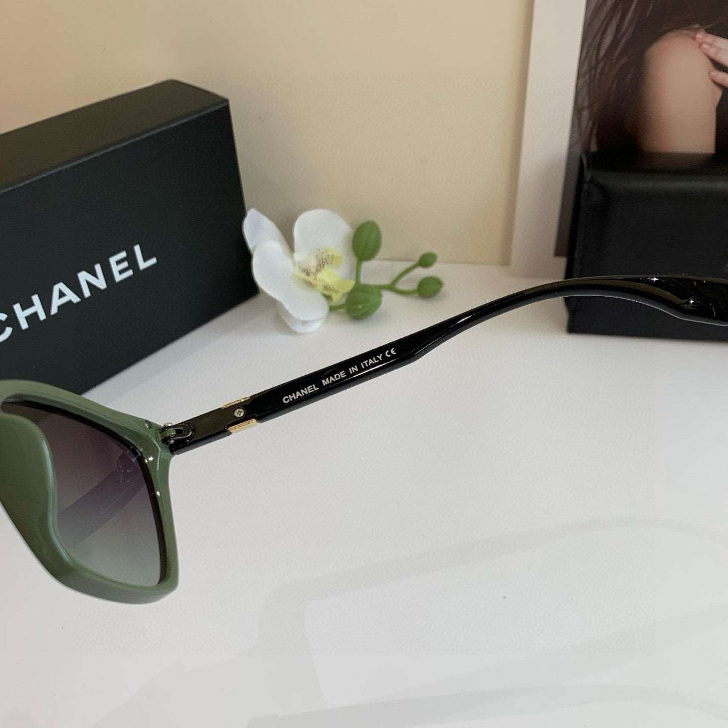 CC Square Sunglasses with Olive